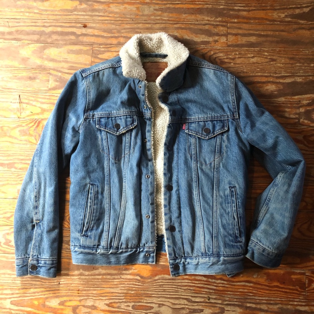 Sherpa lined Levi’s Small Jean jacket